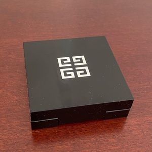 Givenchy powder